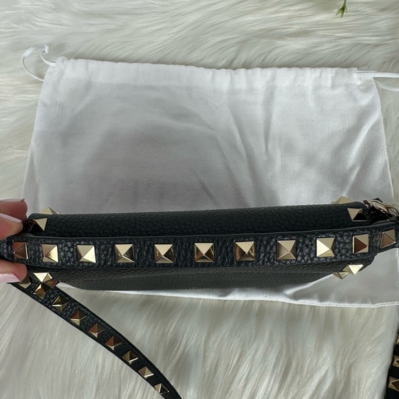 Valentino Black ROCKSTUD GRAINY CALFSKIN POUCH Crossbody - Picture 6 of 12